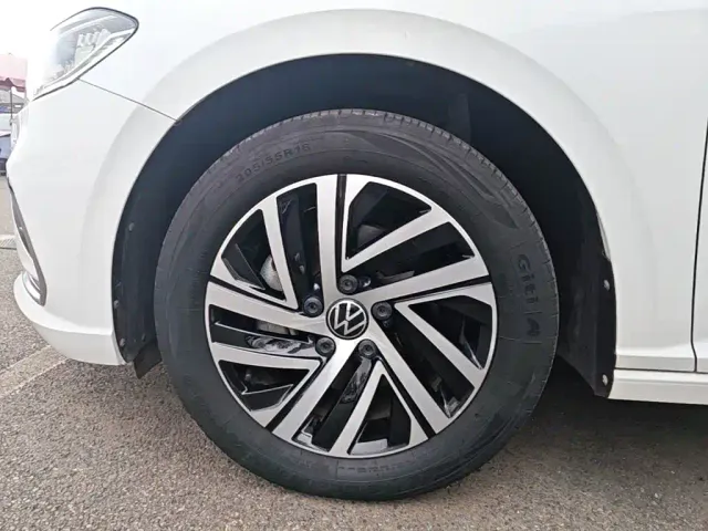 Volkswagen Lavida — Фото автомобиля 22