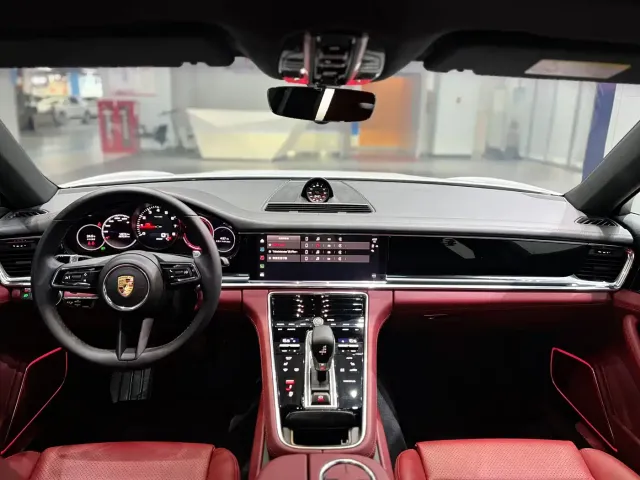 Porsche Panamera — Фото автомобиля 10