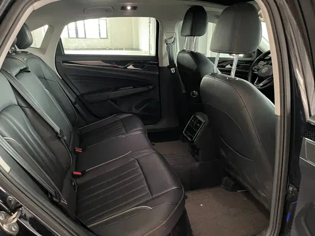 Volkswagen Passat — Фото автомобиля 10