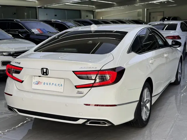 Honda Accord — Фото автомобиля 8