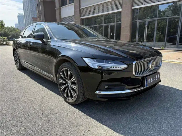 Volvo S90 — Фото автомобиля 3