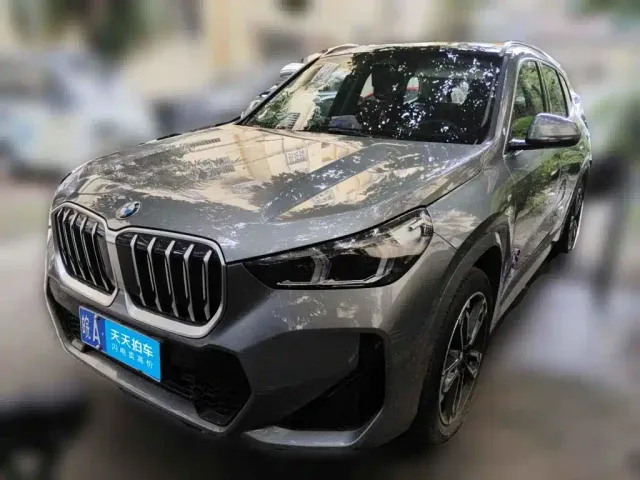 Фотография автомобиля — BMW X1