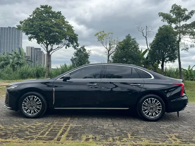 Hongqi H5 — Фото автомобиля 7