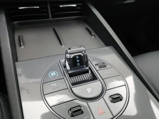 BYD Seal 06 — Фото автомобиля 13