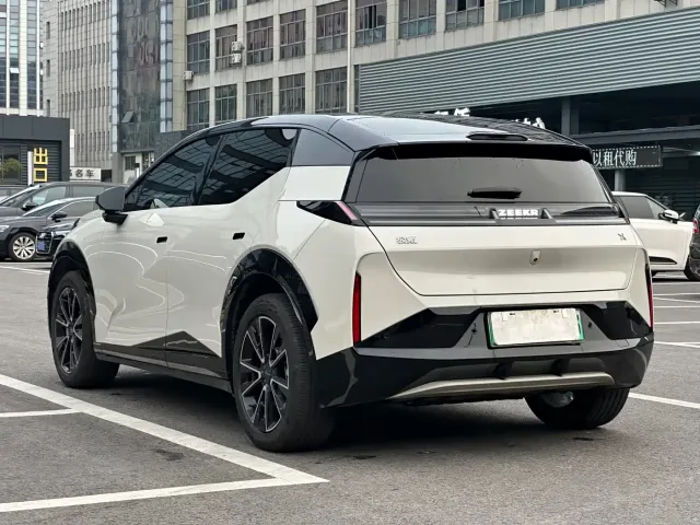 ZEEKR Zeekr X 2025 Four-Seat Rear-Wheel Drive Magic Cube Edition — Фото автомобиля 5