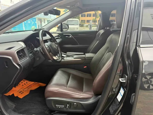 Lexus RX — Фото автомобиля 4