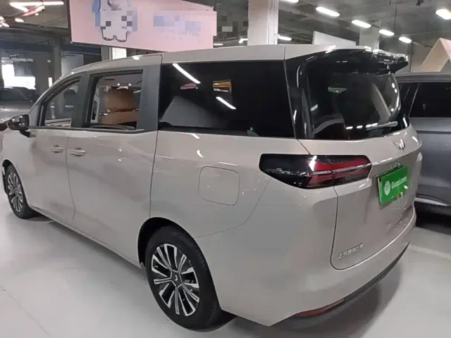 Wuling Starlight 730 — Фото автомобиля 4