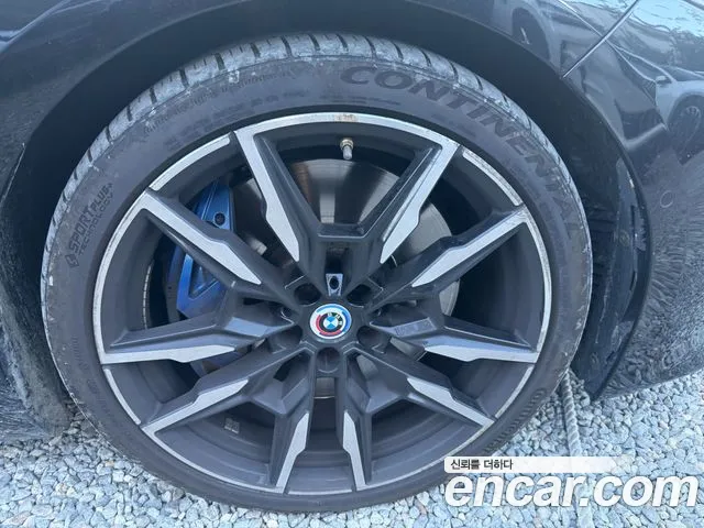 BMW 8 Series G15 — Фото автомобиля 14