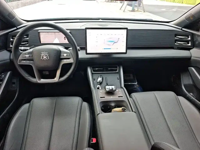 BYD Qin L — Фото автомобиля 9
