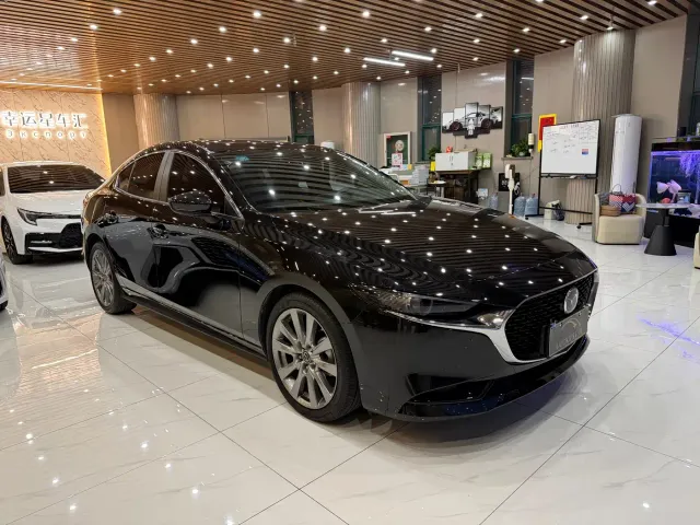 Mazda Axela — Фото автомобиля 6