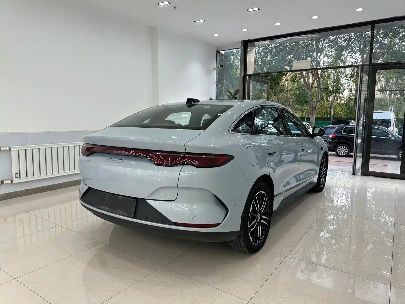 BYD Qin L 2025 Model EV 545KM Excellence Edition — Фото автомобиля 23
