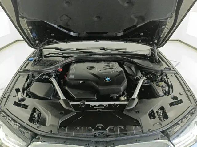 BMW 5 Series — Фото автомобиля 10