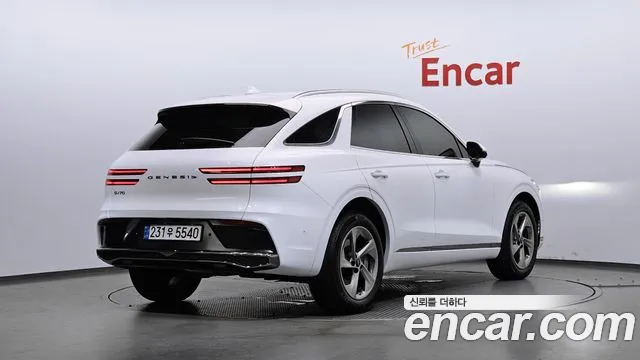 Genesis GV70 2.5T Бензин 2WD — Фото автомобиля 2