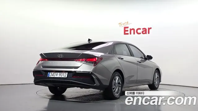Hyundai Avante CN7 — Фото автомобиля 2