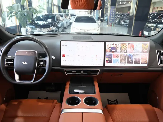 Li Auto L9 — Фото автомобиля 13