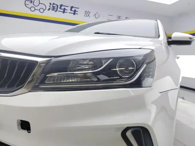Geely Emgrand — Фото автомобиля 5