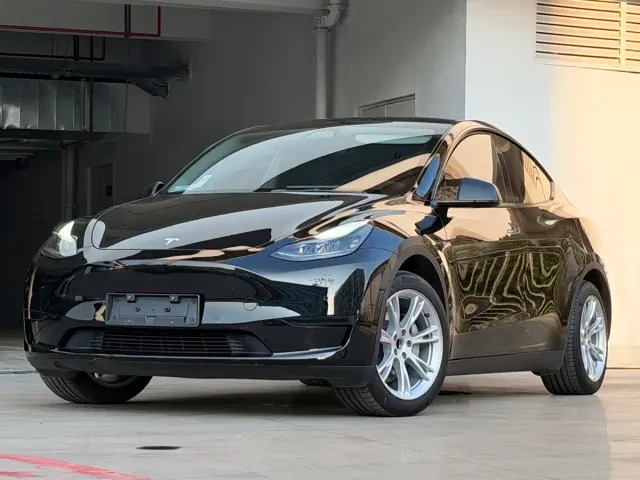 Фотография автомобиля — Tesla Model Y