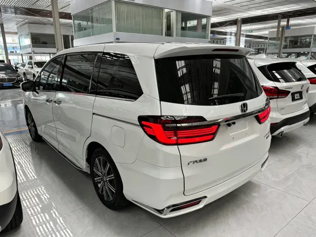 Honda Odyssey — Фото автомобиля 13