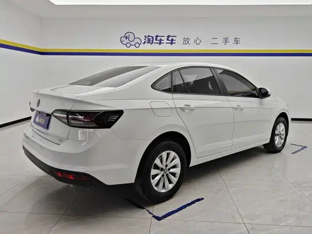 Volkswagen Lavida — Фото автомобиля 3