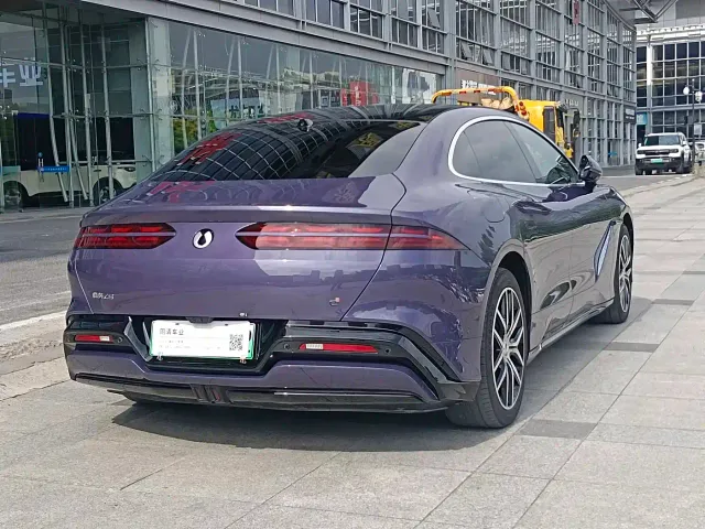 Denza Z9 — Фото автомобиля 8