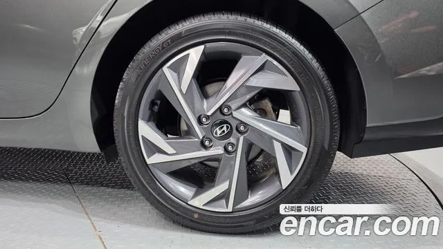 Hyundai AVANTE Новый Avante (CN7) — Фото автомобиля 18