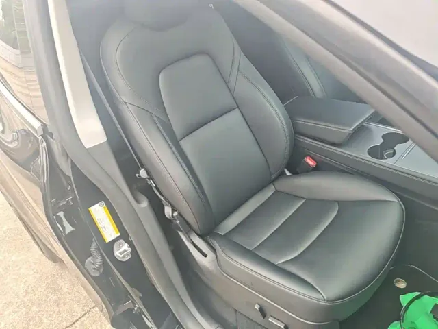 Tesla Model Y — Фото автомобиля 24