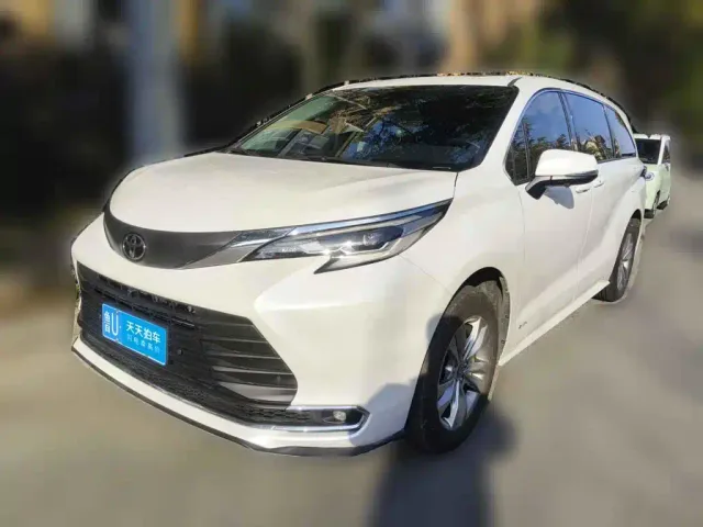 Фотография автомобиля — Toyota Sienna