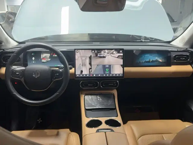 Leapmotor C11 — Фото автомобиля 16