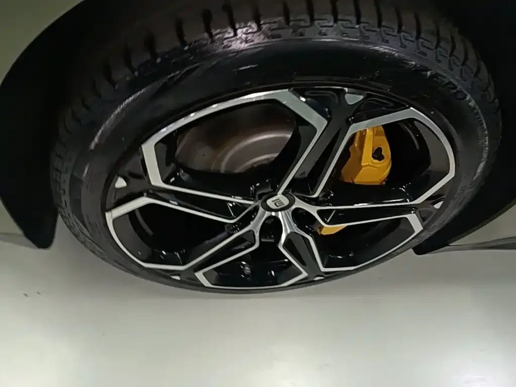 Xiaomi Auto Xiaomi SU7 2024 RWD Ultra Long Range Advanced Smart Driving Pro Edition — Фото автомобиля 22