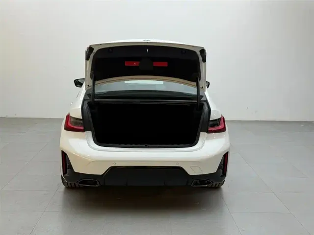 BMW 3 Series — Фото автомобиля 6