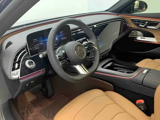 Mercedes-Benz E-Class — Фото автомобиля 14