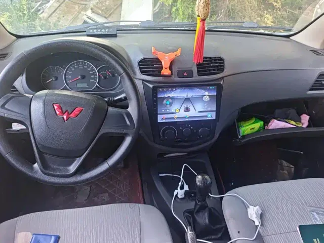 Wuling Hongguang — Фото автомобиля 12