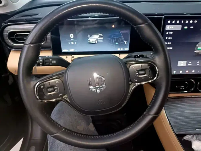 Leapmotor C11 — Фото автомобиля 10