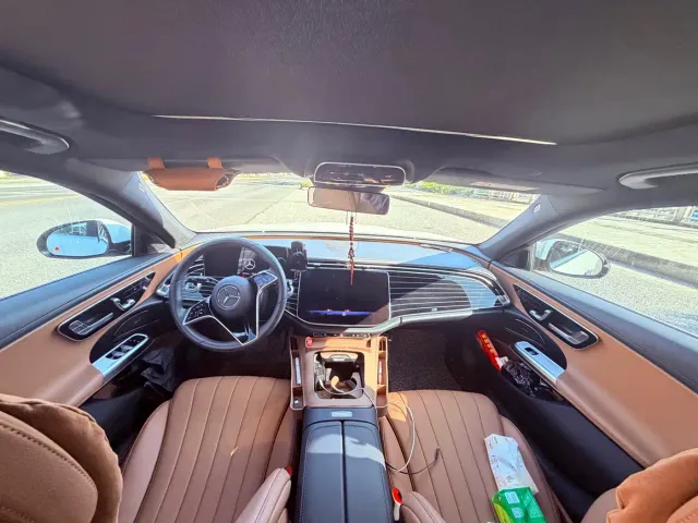 Mercedes-Benz E-Class — Фото автомобиля 12