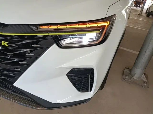 Roewe RX5 — Фото автомобиля 23