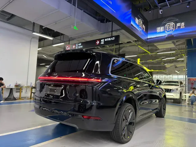Li Auto L9 — Фото автомобиля 6