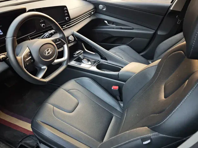 Hyundai Elantra — Фото автомобиля 5