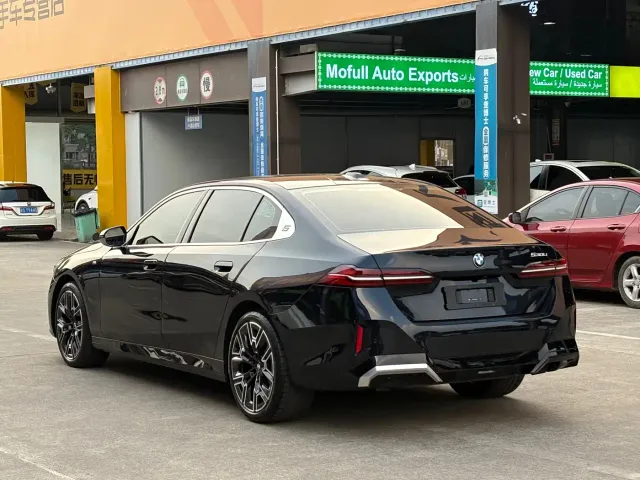 BMW 5 Series — Фото автомобиля 20