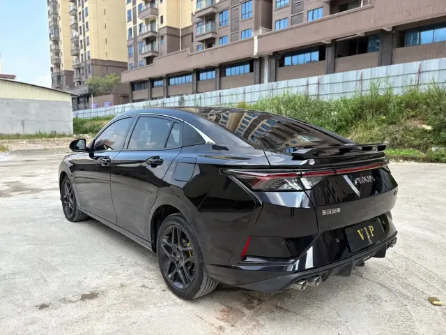 Dongfeng Yixuan — Фото автомобиля 4
