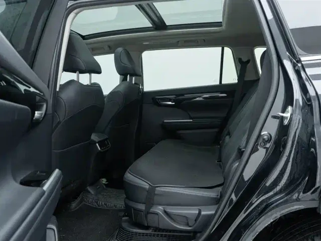 Toyota Highlander — Фото автомобиля 18