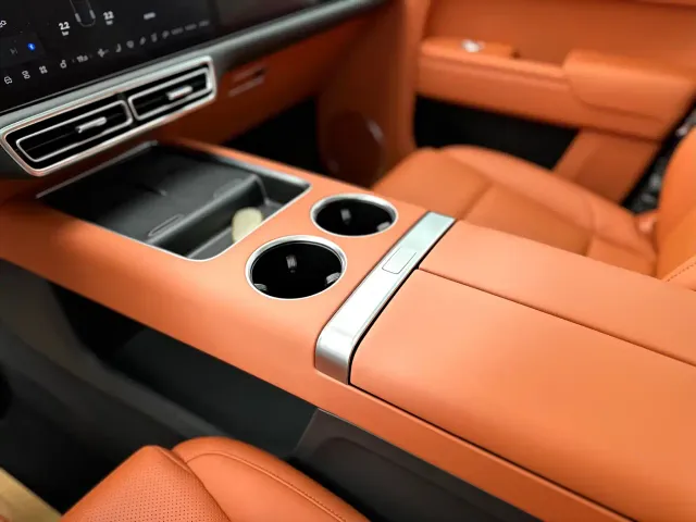 Li Auto L9 — Фото автомобиля 9