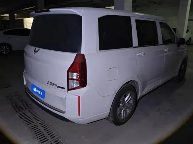 Wuling Hongguang Plus — Фото автомобиля 3