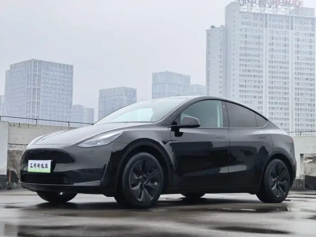 Фотография автомобиля — Tesla Model Y