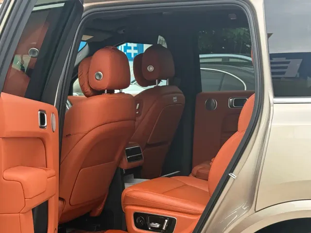 Li Auto L9 — Фото автомобиля 6