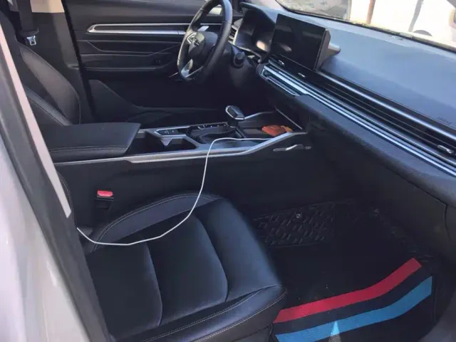 Geely Emgrand — Фото автомобиля 8