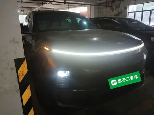 Li Auto L8 — Фото автомобиля 3
