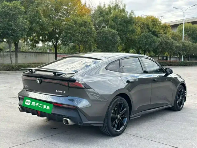 Changan UNI-V — Фото автомобиля 6