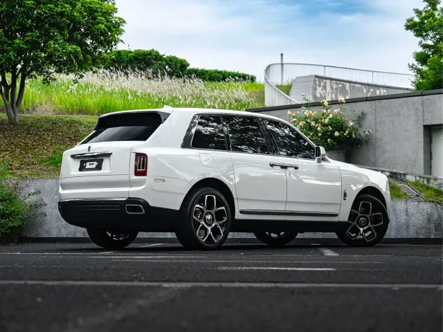 Rolls-Royce Cullinan — Фото автомобиля 22