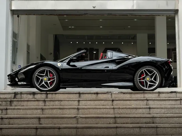 Ferrari F8 — Фото автомобиля 5