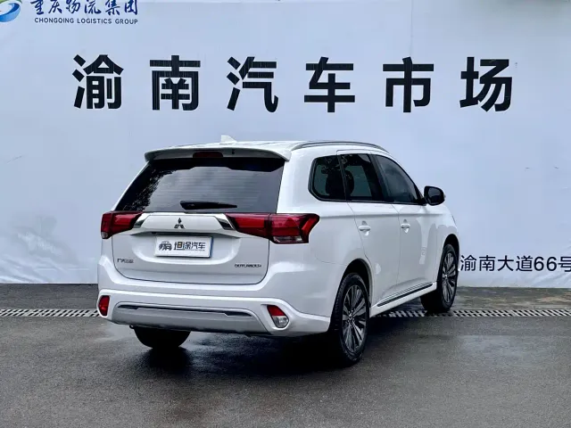 Mitsubishi Outlander — Фото автомобиля 30